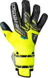Attrakt Fusion Guardian Goalkeeper Gloves - 5570985 2025